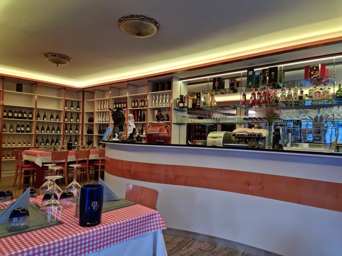 Vinothek-Trattoria Pavia