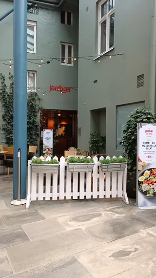 Jordbærpikene Torget