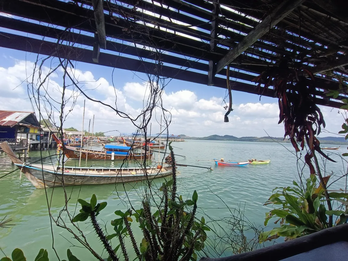 Chawle Seafood restaurant koh jum