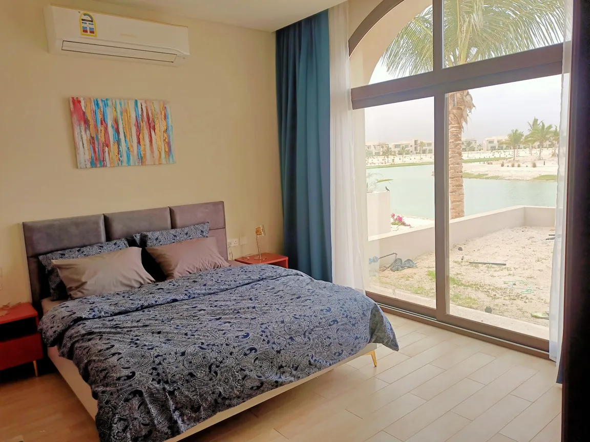 Laguna Waterfront Lodge Hawana
