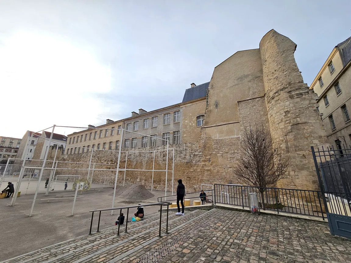 Old Wall of Paris