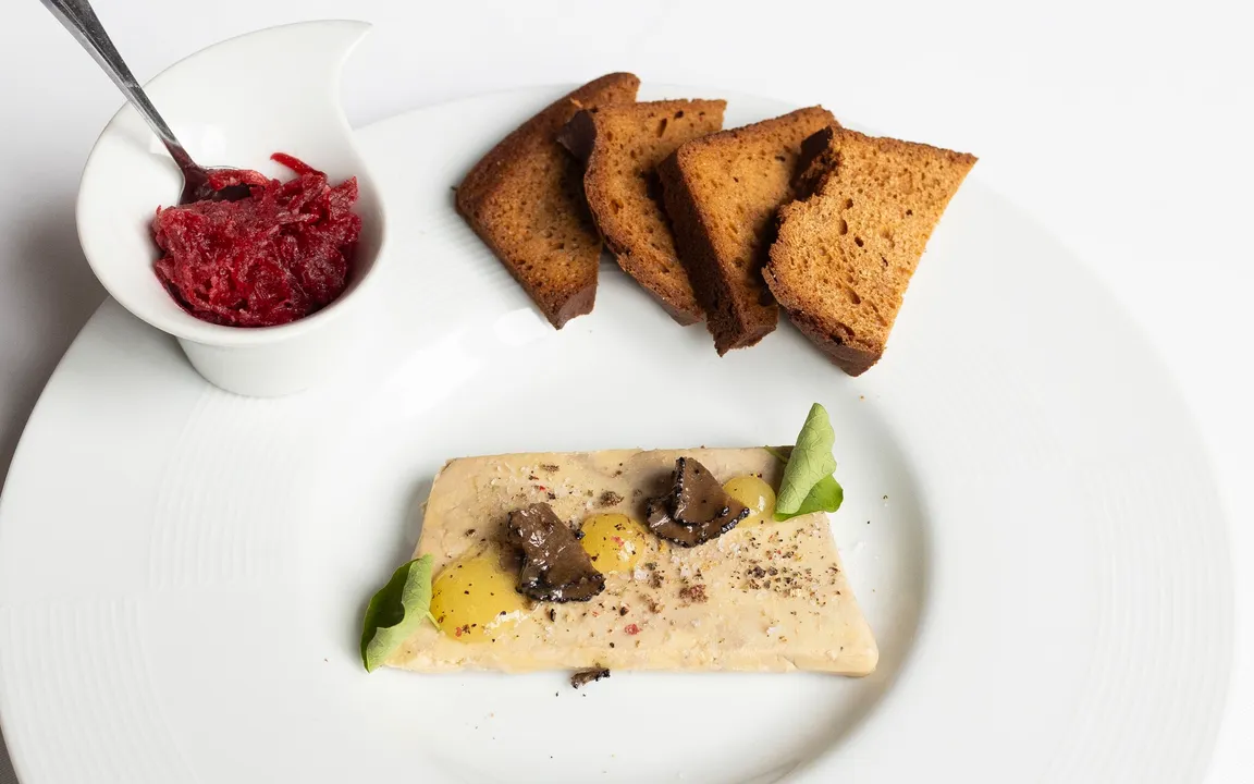 Restaurant & Rooftop Bar Savart