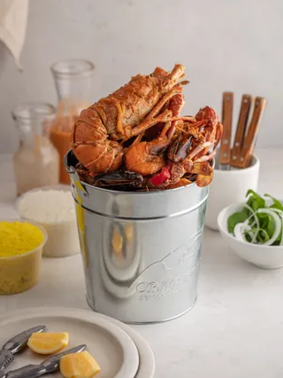 crab pot seafood restaurant - Nuaija