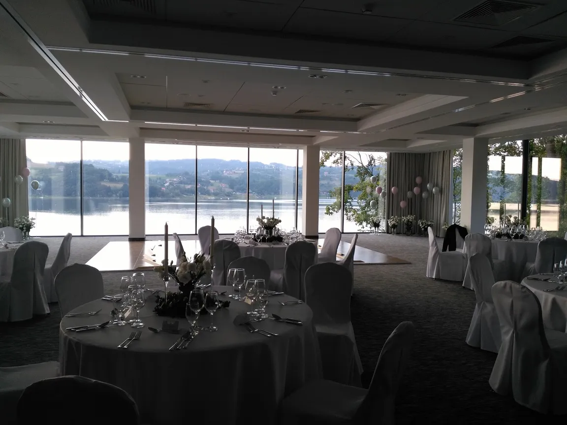 Heron Live Hotel