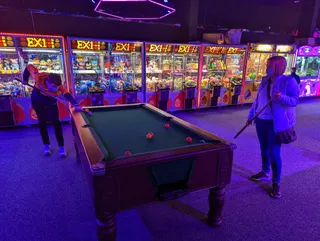 Electric Thrill Adventure Golf, Arcade, American Style Diner & Party Venue
