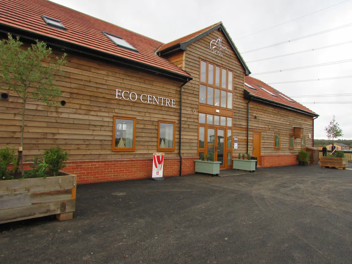Hogshaw Farm & Wildlife Park