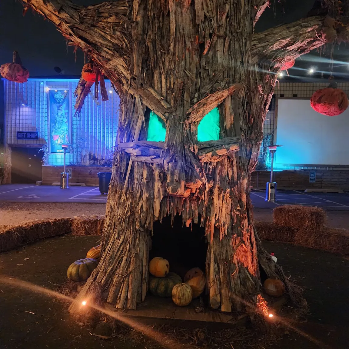 HellsGate Haunted House