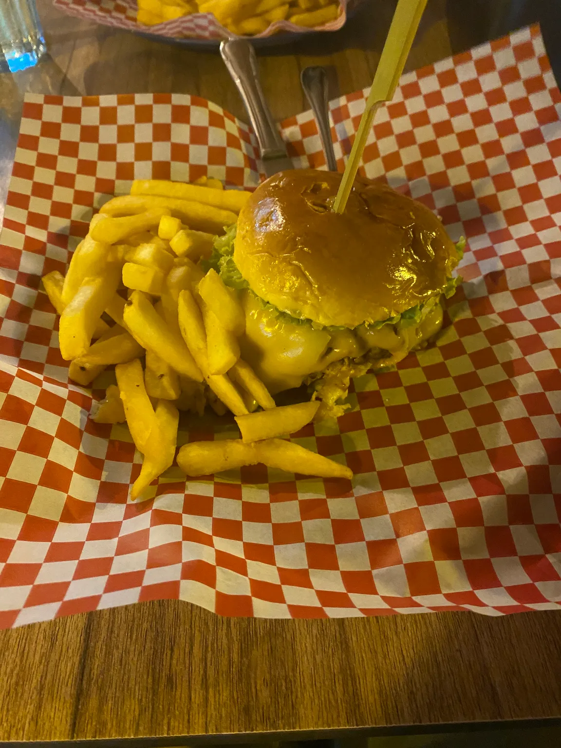 El Edén Burger