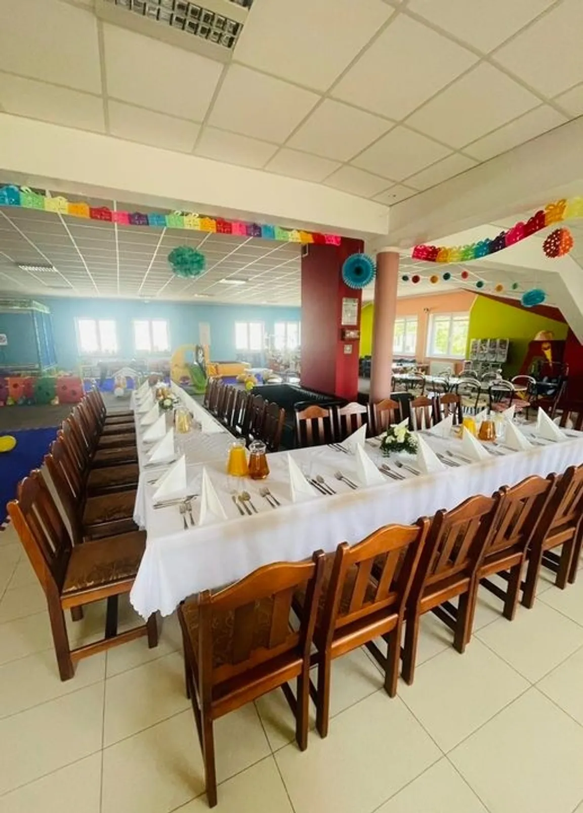 Kraina Urwisów sala zabaw imprezy okolicznościowe dla dzieci kinderbale