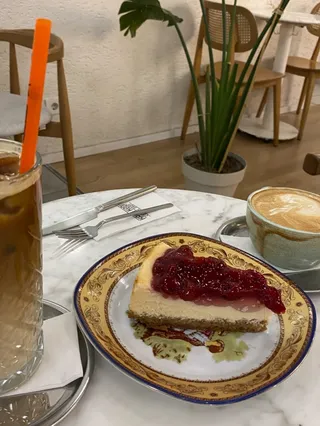 Kara Kedi Coffee Eatery