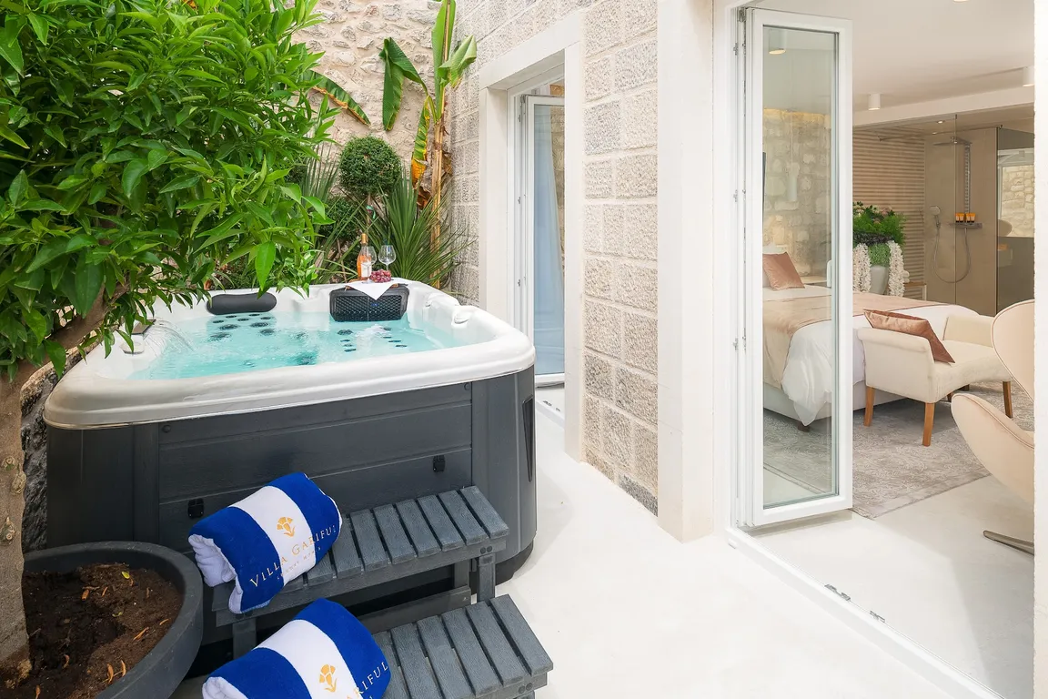 VILLA GARIFUL - Luxury Homes Hvar