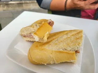 Bar Cafeteria Carybom