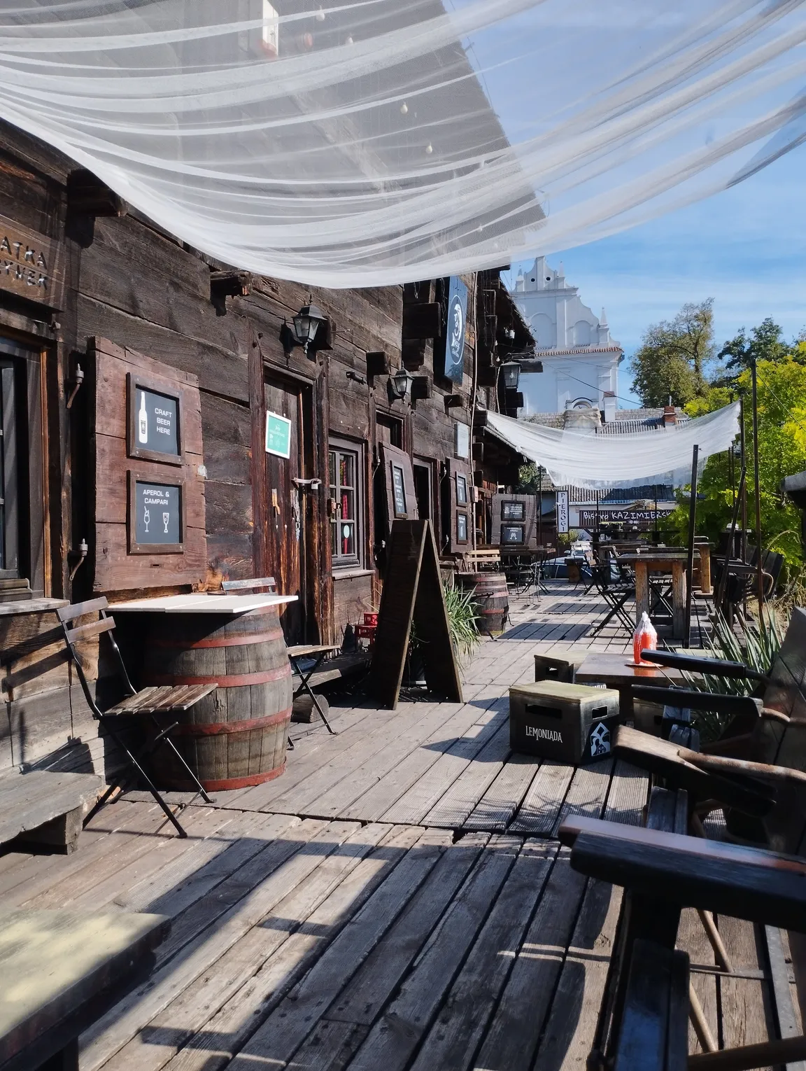 JATKI_Trzeci Księżyc FOOD & DRINKS MUSIC BAR