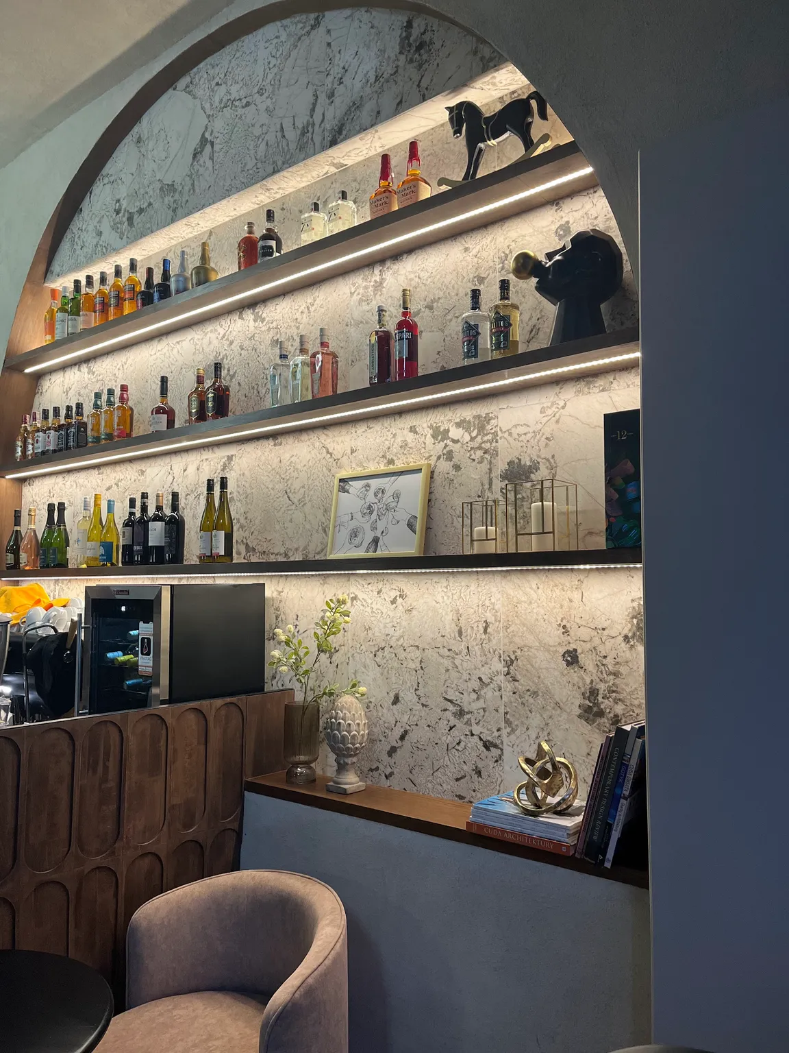 Autentica Restaurant & Cocktail BAR